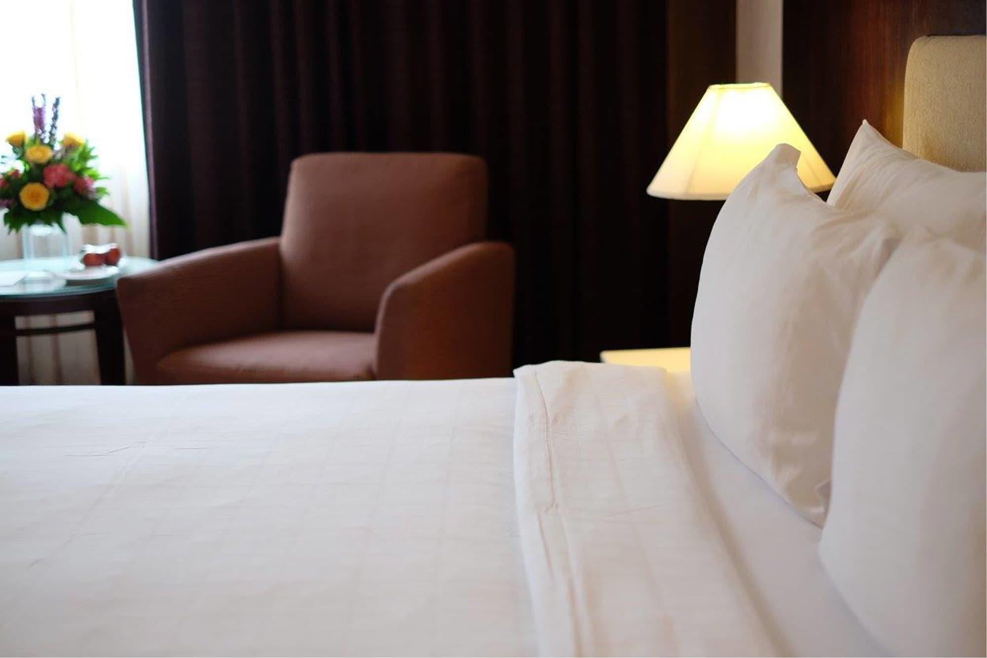 Zenith Sukhumvit Hotel Бангкок Экстерьер фото