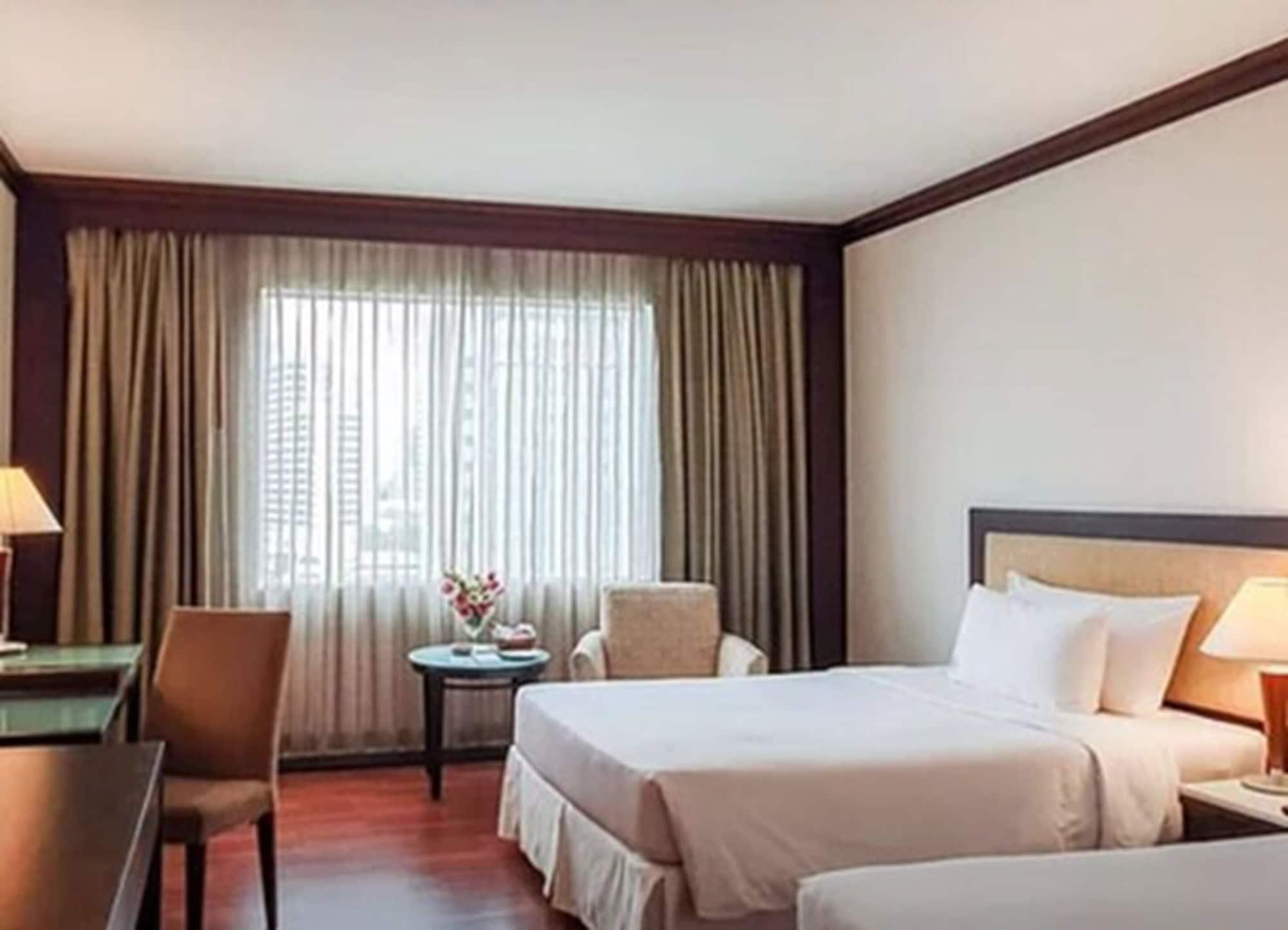 Zenith Sukhumvit Hotel Бангкок Экстерьер фото