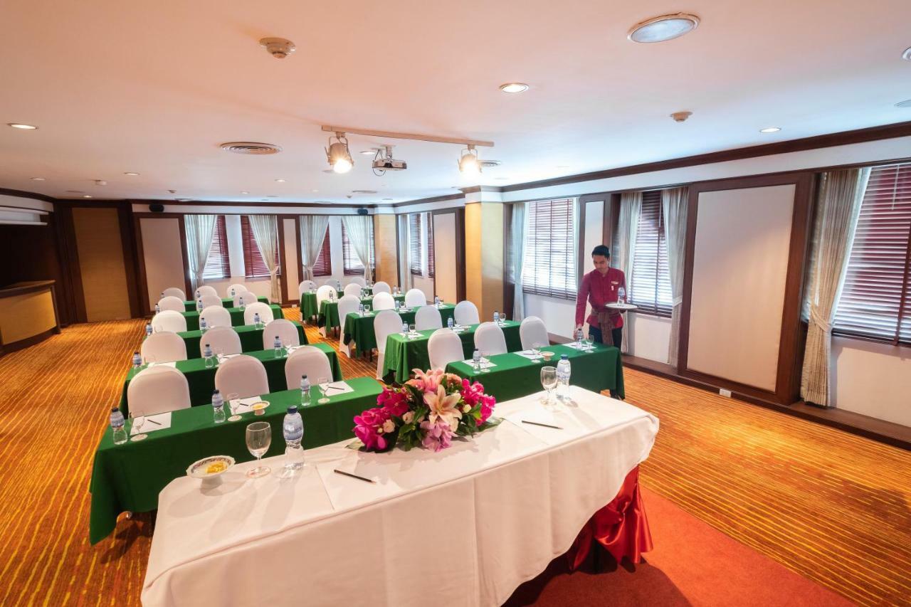 Zenith Sukhumvit Hotel Бангкок Экстерьер фото